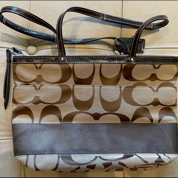 Coach purse - Picture 2 of 2